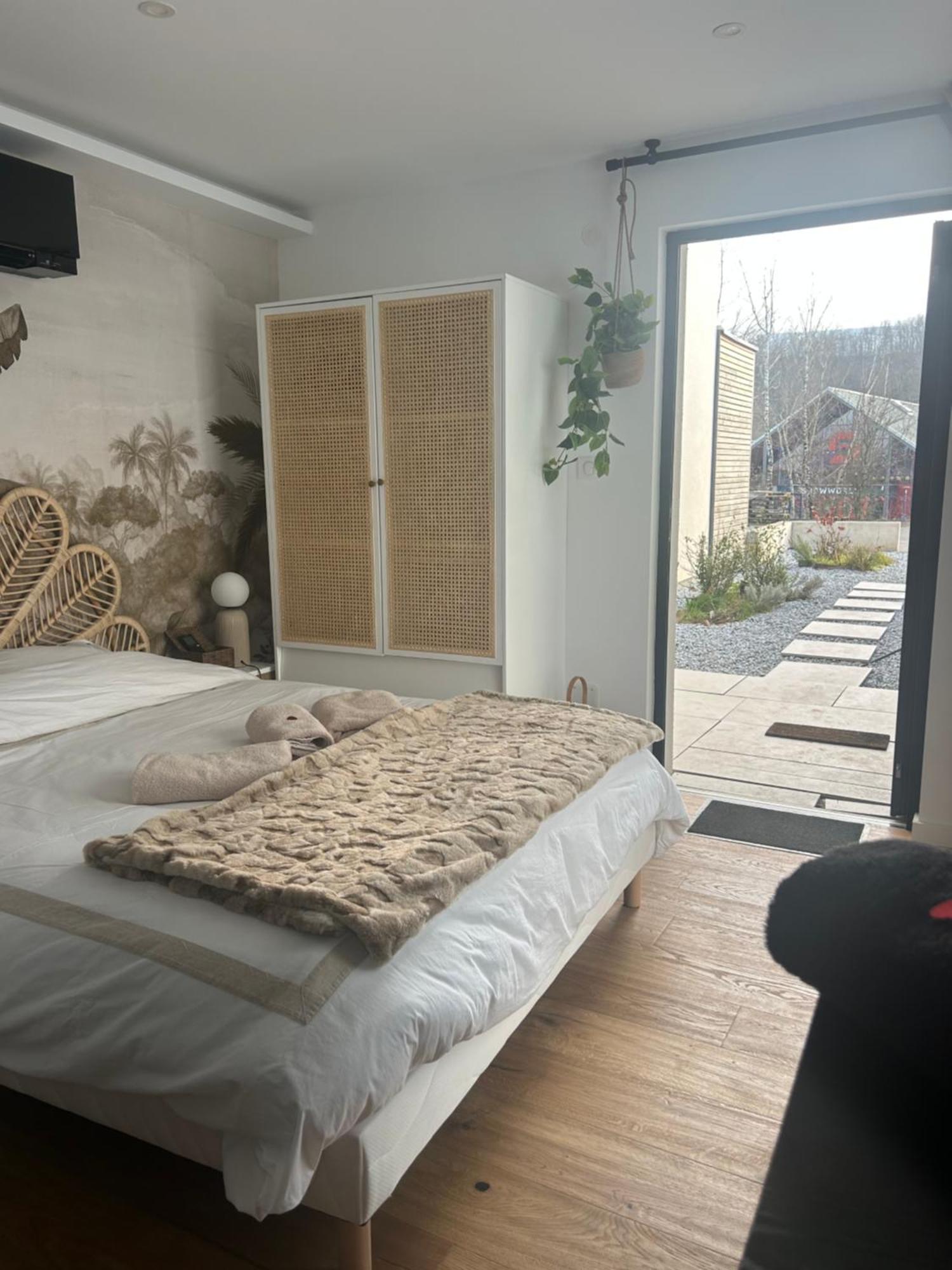 Studio Prestige Avec Terrasse Le Chene Dore Au Coeur Du Centre Touristique Cite Des Loisirs 200 M Du Galaxie,Face Au Snowworld Parking Gratuit Privatif Amnéville Exterior foto